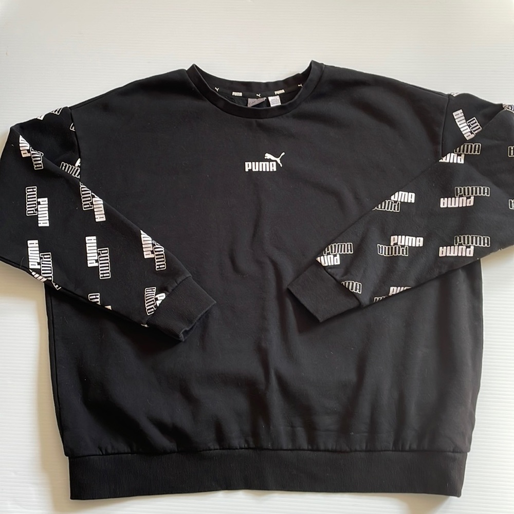 Puma oversized black & white crew neck sweatshirt. Size Large